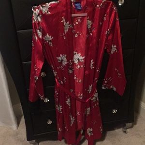 NWOT Robe & shorts sleepwear set
